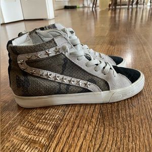 Vintage Havanas high tops with zipper and star hardware. Size 7